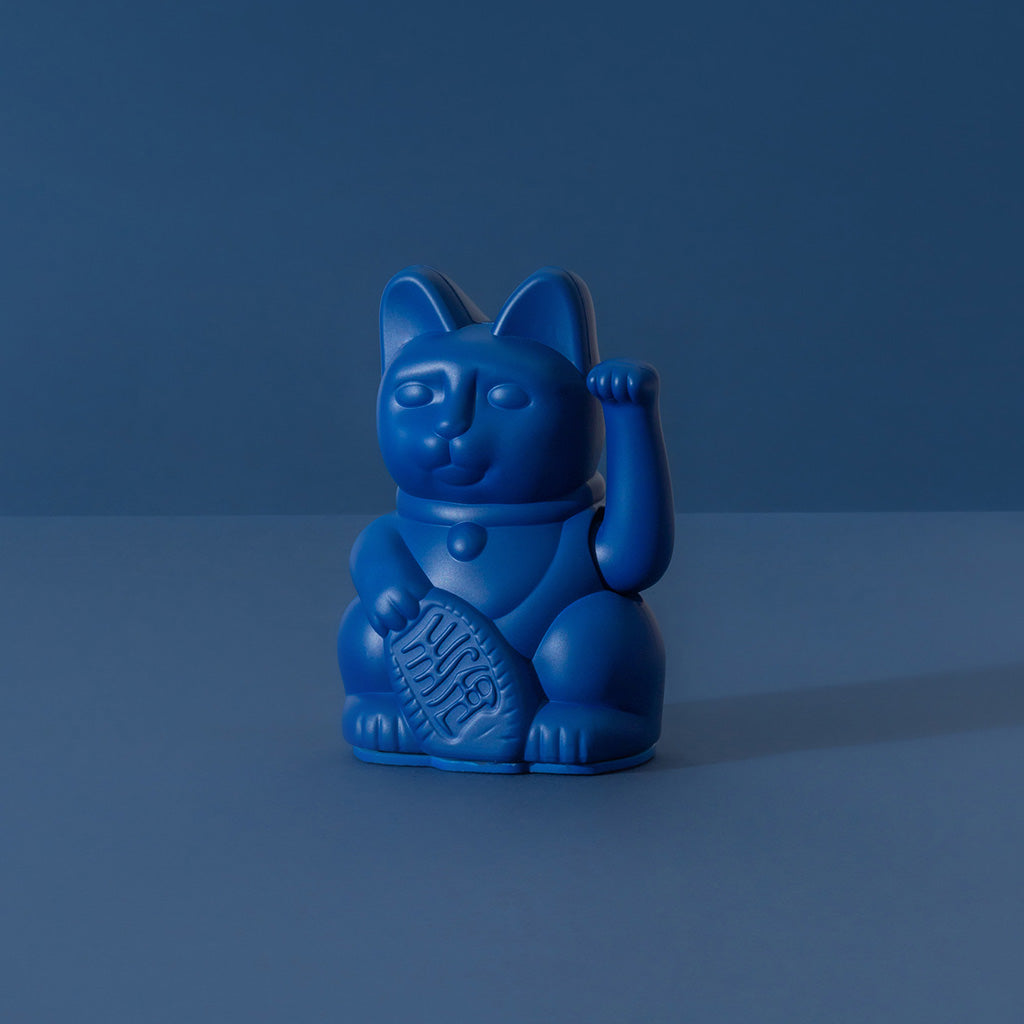 Lucky Cat mini Dark Blue - Winkekatze "Ehrlichkeit und Verlässlichkeit" 10 cm