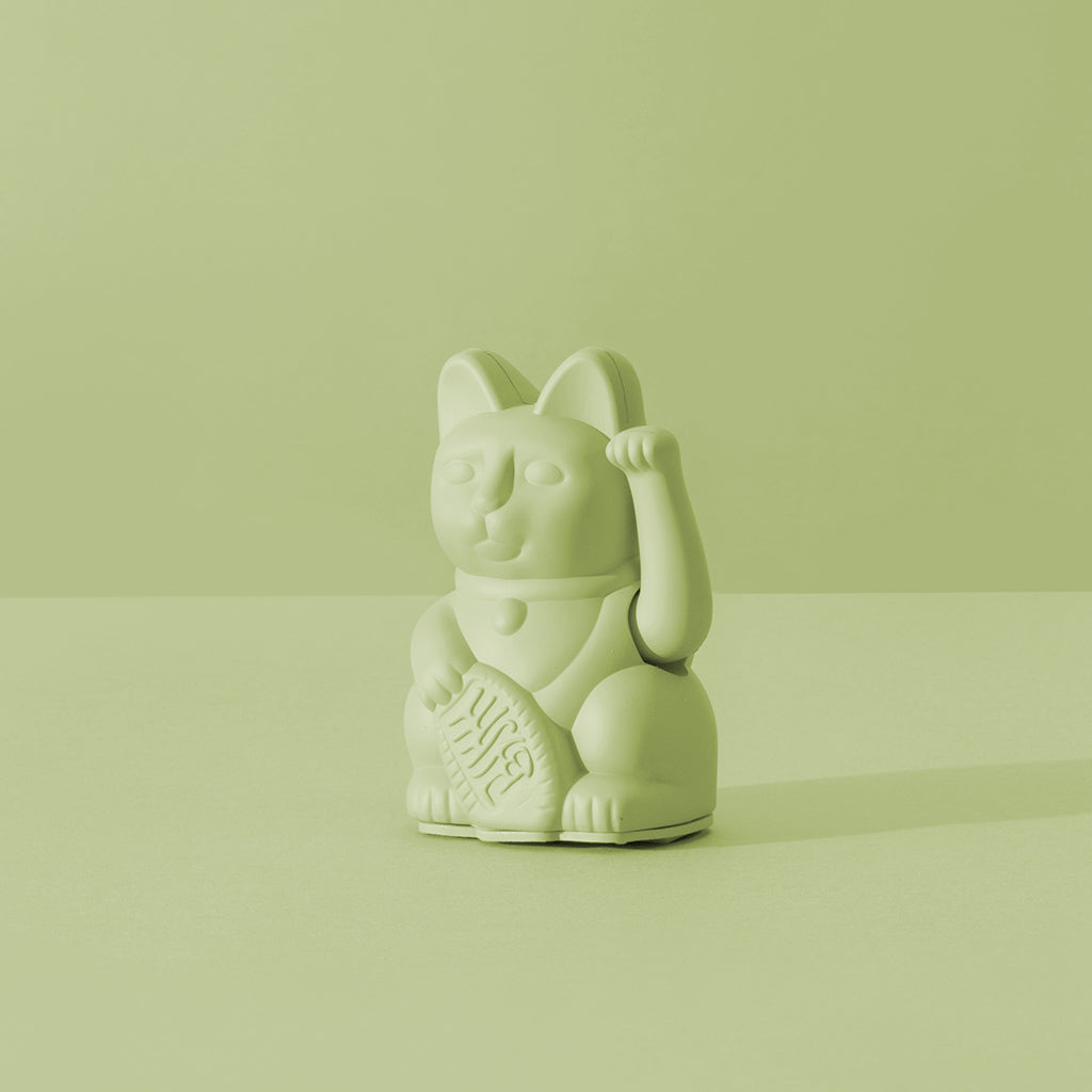 Lucky Cat mini Light Green - Winkekatze "Entspannung" 10 cm