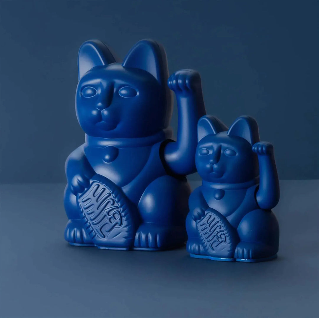 Lucky Cat mini Dark Blue - Winkekatze "Ehrlichkeit und Verlässlichkeit" 10 cm