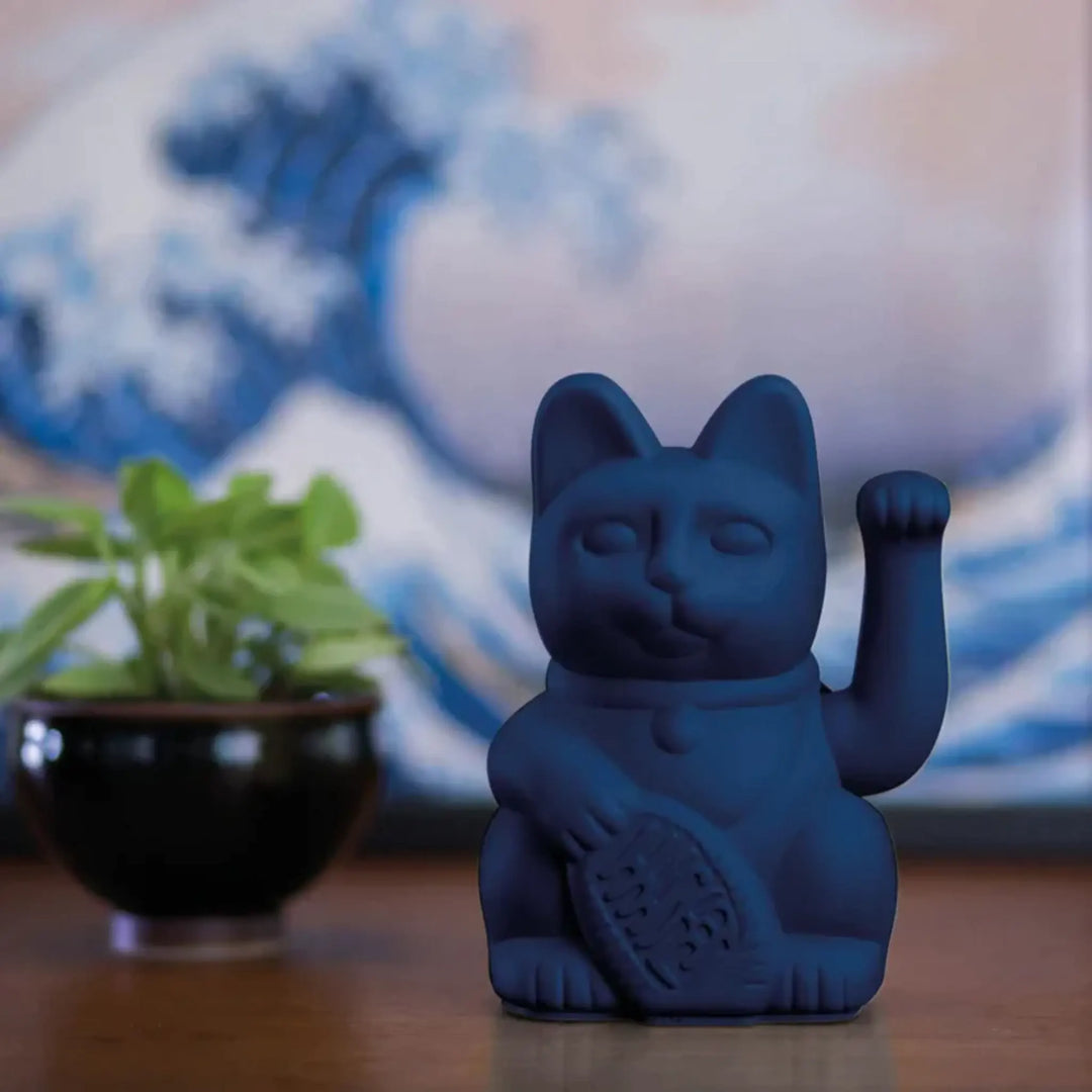 Lucky Cat Dark Blue - Winkekatze "Ehrlichkeit und Verlässlichkeit" 15 cm