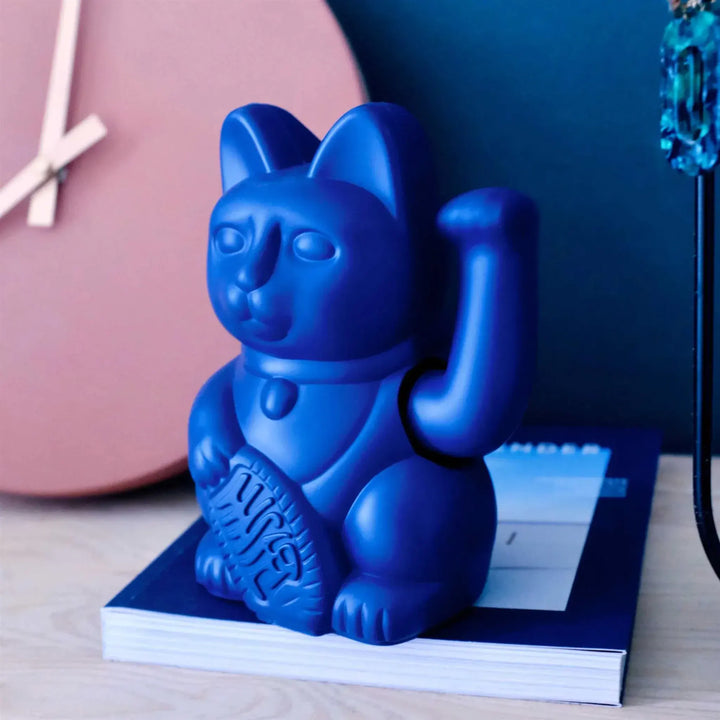 Lucky Cat Dark Blue - Winkekatze "Ehrlichkeit und Verlässlichkeit" 15 cm